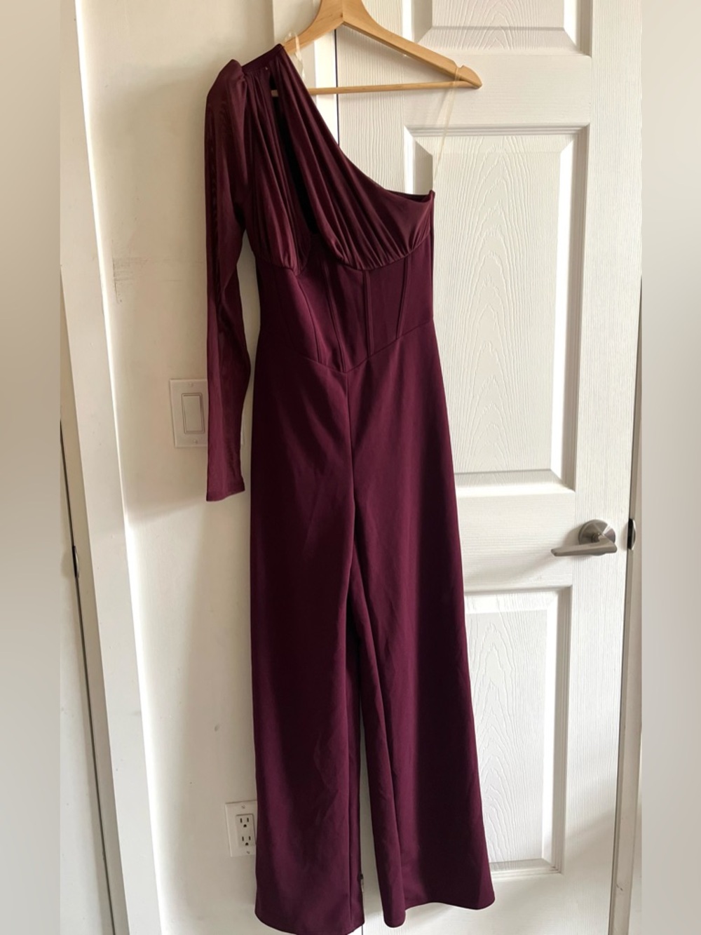 Fashion Nova One Love One-Shoulder, Wide-Leg Flattering Fit Burgundy Size M - Picture 4 of 13